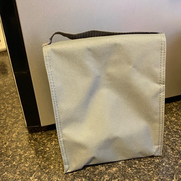 GAP Men's Gray Lunch Bag with Blue Accent - Picture 3 of 4
